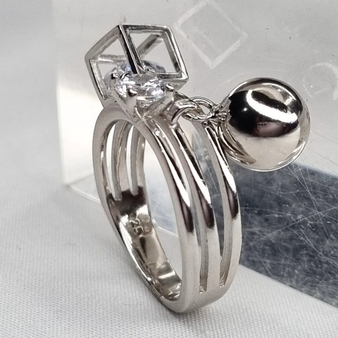 ANILLO PLATA Y CON LLAMADOR Y CUBO CON CUBIC 3406