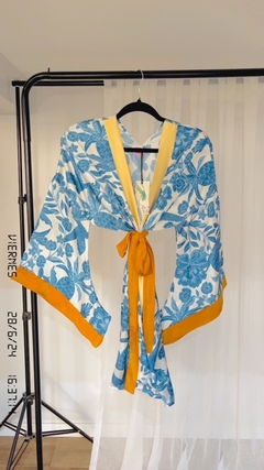 Kimono Corto con Mangas Japonesas de Seda Estampado Azul y Blanco