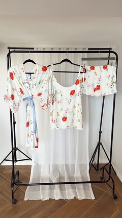 Set de 3 Piezas: Conjunto Kimono (Bata) Musculosa Y Short de Crepe Estampado Liberti