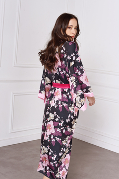 Kimono Largo con Mangas Japonesas de Seda Estampado Negro Nueva Temporada Invierno 2024