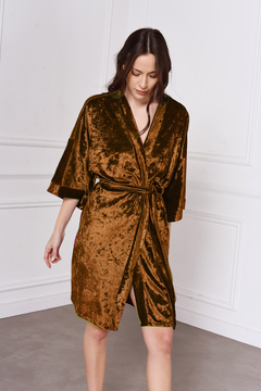 Kimono Corto De Terciopelo Velvet Caramelo Ideal para el Invierno 2024