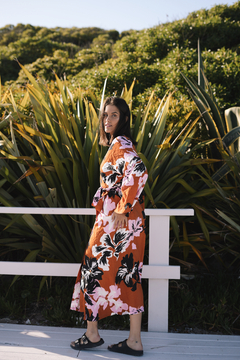 Kimono con Mangas Japonesas de Fibrana Estampado Habano VERANO 2024 - OhMagnoliaKimonos