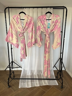 Kimono Corto con Mangas Japonesas de Fibrana Estampado VERANO 2025 Beige - comprar online