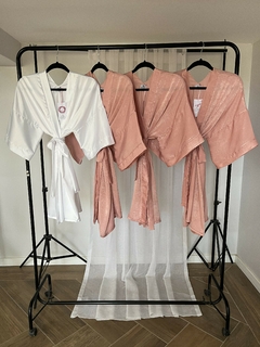 Pack 4 Batas Kimonos De Novia - Ajuar De Bodas - Batas Novia Ajuar De Boda Pack Para La Novia Y Damas De Honor Rosa Viejo en internet