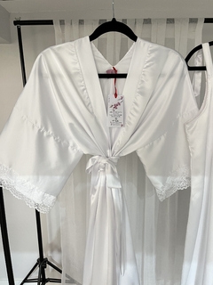 Conjunto Bata Kimono Y Camison de Seda Con Puntilla de Encaje Color Blanco NOVIAS en internet