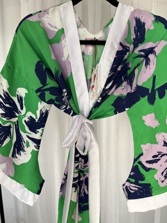 Imagen de Kimono con Mangas Japonesas de Fibrana Verde Esmeralda VERANO 2024