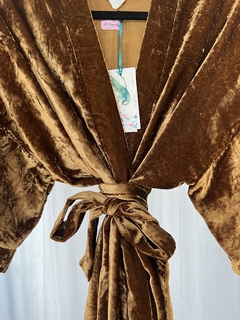 Kimono Corto De Terciopelo Velvet Caramelo Ideal para el Invierno 2024 - OhMagnoliaKimonos