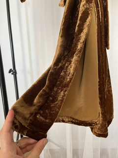 Kimono Corto De Terciopelo Velvet Caramelo Ideal para el Invierno 2024 en internet