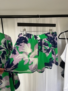 Conjunto Bata Kimono y short de de fibrana ideal para estar en casa o pileta verde