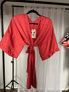 Kimono Corto de Seda Corte Clásico Color Coral Especial Adolescentes 15 años - OhMagnoliaKimonos
