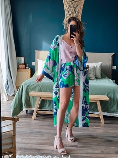 Conjunto Bata Kimono y short de de fibrana ideal para estar en casa o pileta verde