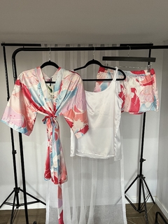 Set de 3 Piezas: Conjunto Kimono (Bata) Musculosa Y Short de Seda Estampado Rosa en internet