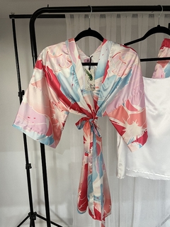 Set de 3 Piezas: Conjunto Kimono (Bata) Musculosa Y Short de Seda Estampado Rosa - tienda online