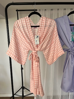 Kimono corto con mangas tradicional Super Naif Rosa bebe con cuadritos onda Japonesas Para estar en casa
