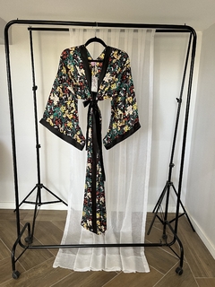 Kimono Largo Increíble con Mangas Japonesas de Seda Negro estampado Verano 2024