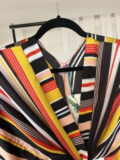 Kimono Corto de Seda Corte Clásico Negro Rayado Nueva Temporada Invierno 2024 - comprar online