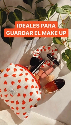 Neceser Super Elegante hecho con telas de alta calidad Femenino y con estilo Para llevar Make Up DE SEDA