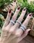 anel aliancinhas esmaltadas brancas com pontos de zircônias - comprar online