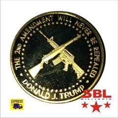 Moeda Donald J. Trump Comemorativa Rifles Armas Ouro 2018 - MILITARIA SBL 