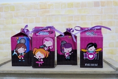 Kit com 15 caixinhas milk com fita e personalizadas - tema Rock girls