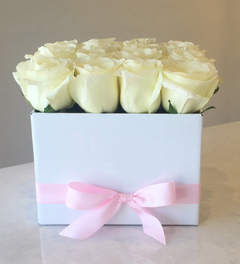 flower box caja de rosas blancas