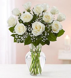 arreglo floral rosas blancas gipsophila florero jarrón