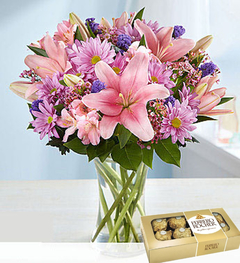 arreglo floral bouquet de lilium lirios y de san vicente margarita rosados con florero de regalo y bombones