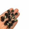 Miçanga - Bolinha plana preta com carinha dourada (25 gramas) 10mm