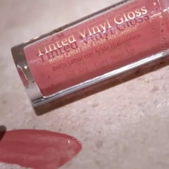 AP Tinted Vinyl Gloss - Brillo labial con ácido hialurónico en internet