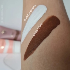 Imagen de Nathacha Nina Base de maquillaje Plus One - The Perfect blur foundation