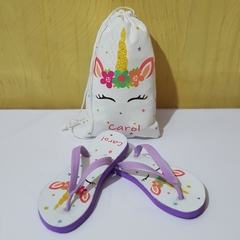 kit saquinho + chinelo no tema unicornio lembrancinha para festa infantil