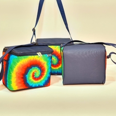 Bolsa térmica no tema Tie dye para lembrancinha