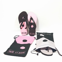 kit saquinho + chinelo no tema preto e rosa lembrancinha para festa infantil - comprar online