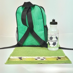 mochila + toalhinha + squeeze futebol lembrancinha para festa de aniversário - Festa das Lembrancinhas