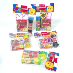 Kit massinha e bolinha de sabão personalizado lembrancinha para festa infantil tem Lego