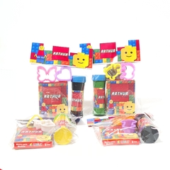 Kit massinha e bolinha de sabão personalizado lembrancinha para festa infantil tem Lego