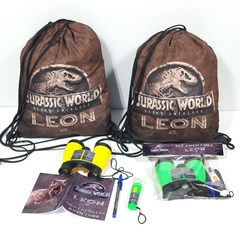 Sacochila + kit aventura no tema Jurassic Park lembrancinha festa na internet