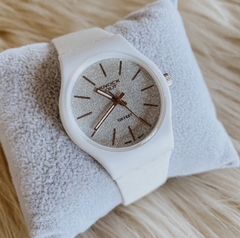 RELOJ KO WHITE