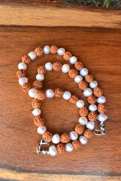 Perlas naturales y S. De rudraksha ( 42cm) - comprar online