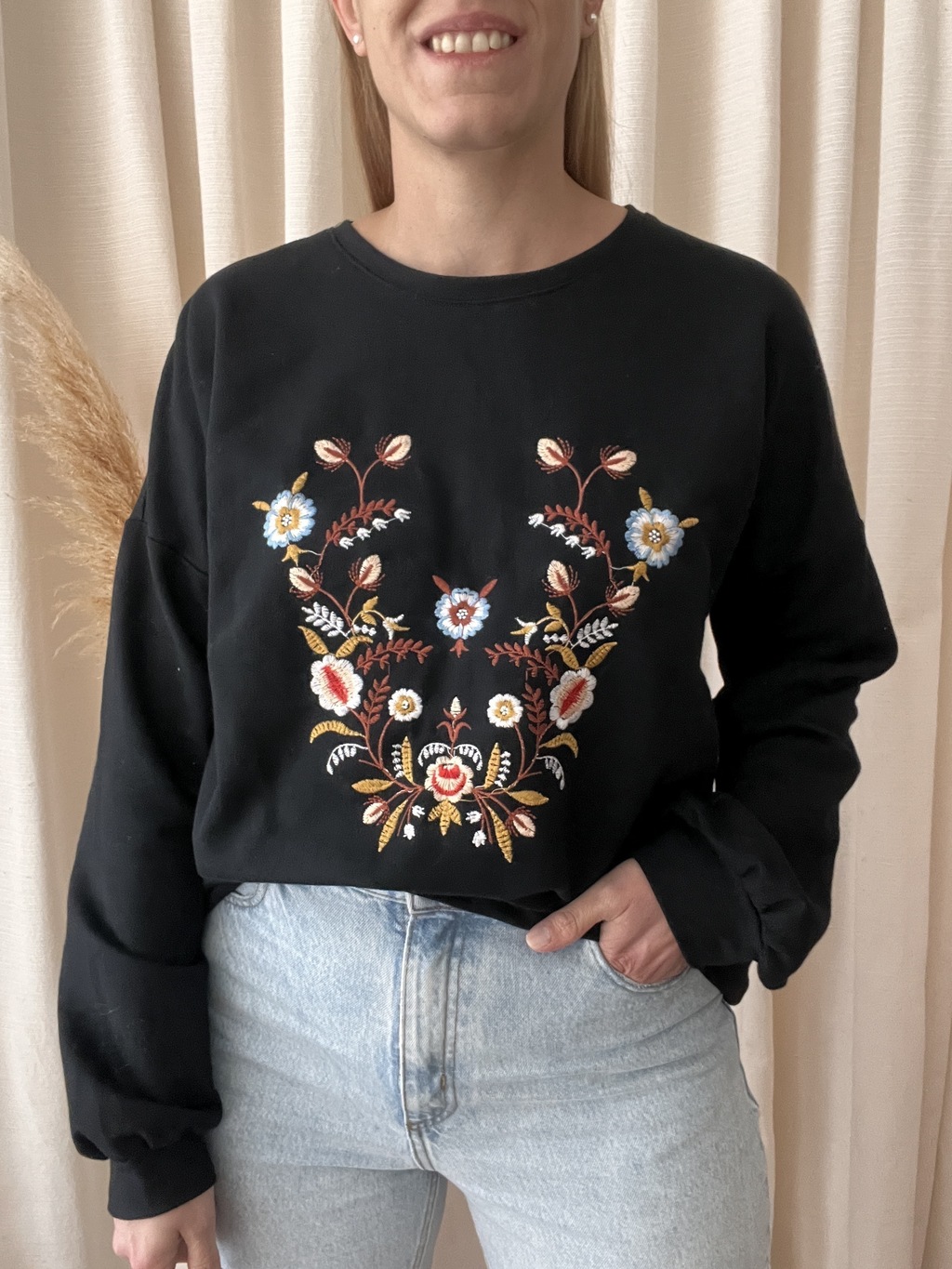 Buzo Bordado Abril Comprar en Paloma Clothes
