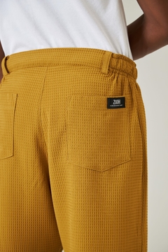 Calça Straight Reverie Mustard - ZIOH - Vestuário Masculino Moderno