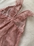 Detalle de la bretel Vestido Orquídea rosa, de tul con volado en breteles