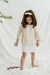 Nena con cardigan Hipocampo beige, sobre vestido Mantis off white