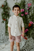 Nene con camisa Uria off white, de gasa de algodón con cuello mao y short VIoleta bordó