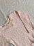 Fotoproducto Sweater Peonia rosa, detalle al escote con puntilla y lazo 