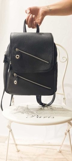 Mochila de cuero negra