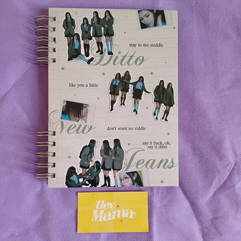 Caderno NewJeans 'Ditto' - Comprar em Hey, Mama!