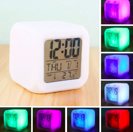 Mini reloj despertador digital LED de 3 pulgadas de tamaño pequeño, 7 luces  coloridas para decoración de dormitorio con temperatura, fecha, decoración