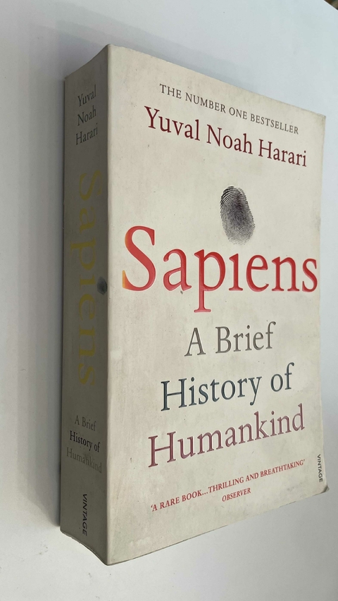 Sapiens/ A brief history of humankind - Yuval Noah Harari
