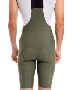 Bretelle de Ciclismo Masculino Marcio May Moove Verde Militar Foto com Modelo Detalhes